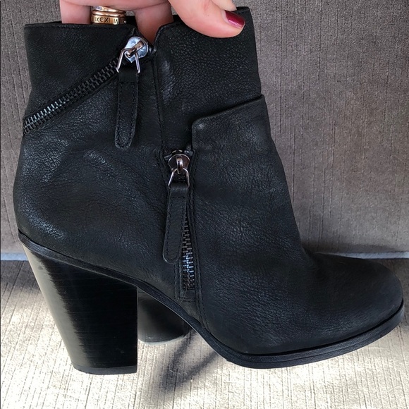 Vince Camuto Shoes - Vince Camuto Hinnegan Black Leather Ankle Boots7.5